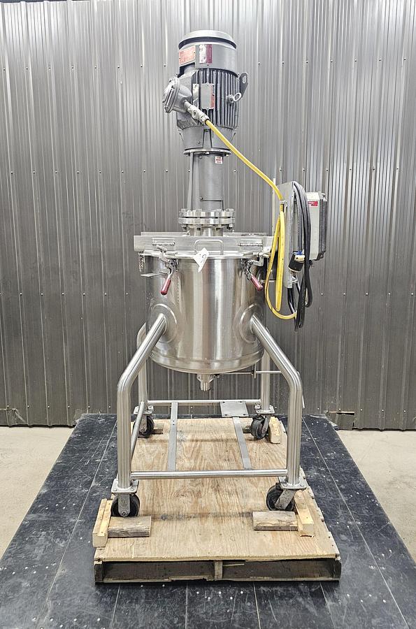 Used Aaron Posnik Connecticut - Lot 121 - Lee tank with mixer