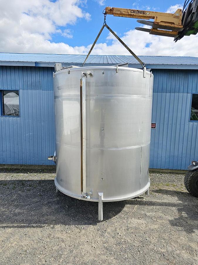 Used Used 5280 Gallon Tank, 304 Stainless Steel