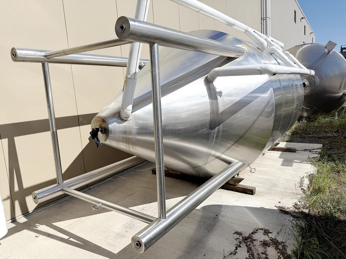 Used Used 2480 Gallon Jacketed Tank, 304 Stainless Steel