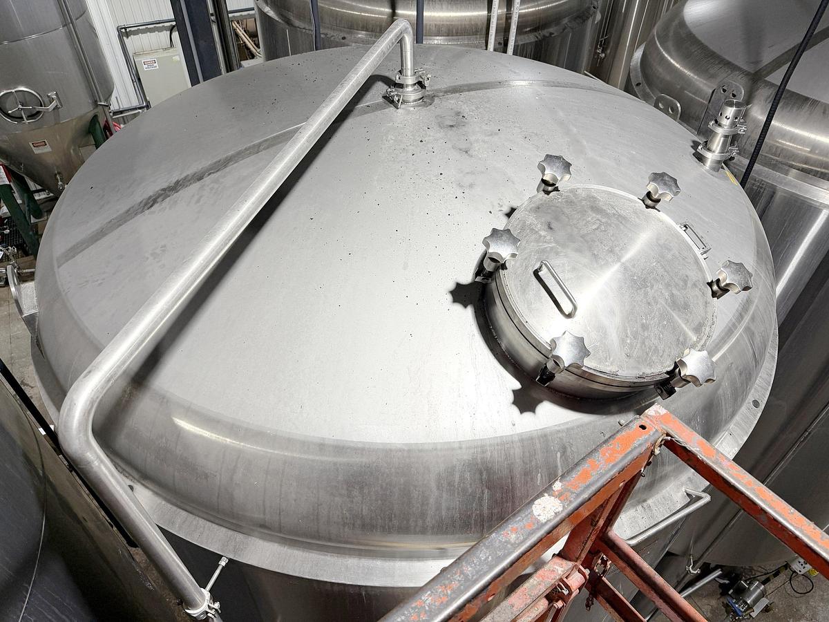 Used Used 4000 Gallon Jacketed Tank, 304 Stainless Steel