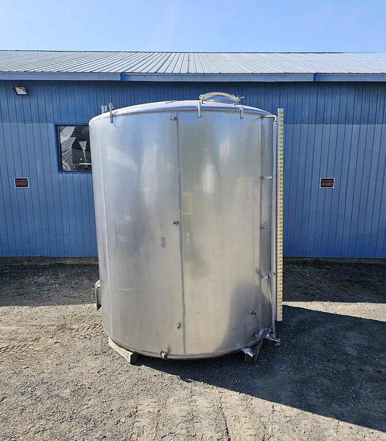 Used Used 5000 Gallon Tank, Stainless Steel