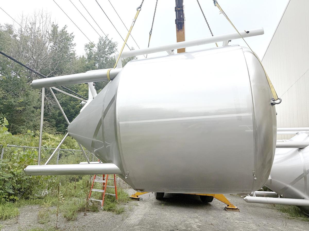 Used Used 5000 Gallon Jacketed Tank, 304 Stainless Steel