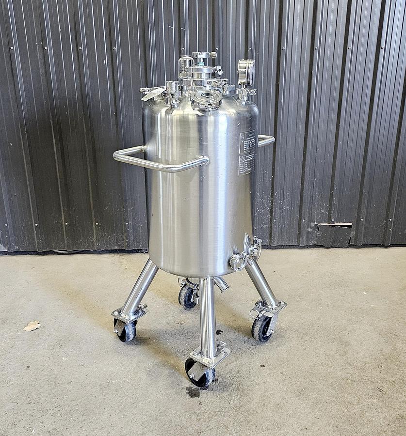 Used Heritage Global Auctions (Hagerstown MD) Lot 659 - Tank