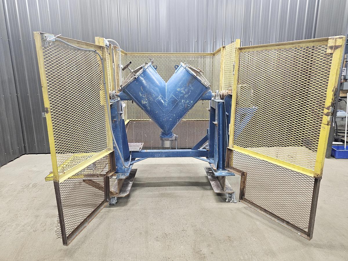 Used Levy Recovery Group Michigan - lot 134 - Patterson Kelley V blender