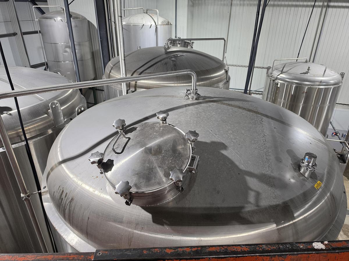 Used Used 4000 Gallon Jacketed Tank, 304 Stainless Steel