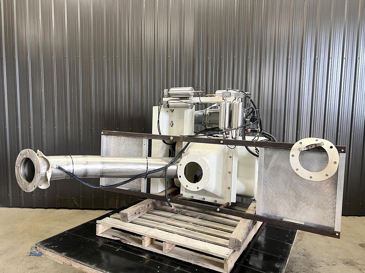 Used Used Screw Conveyor / Lump Breaker, 21'' Diameter X 36'' Long, Twin Screws