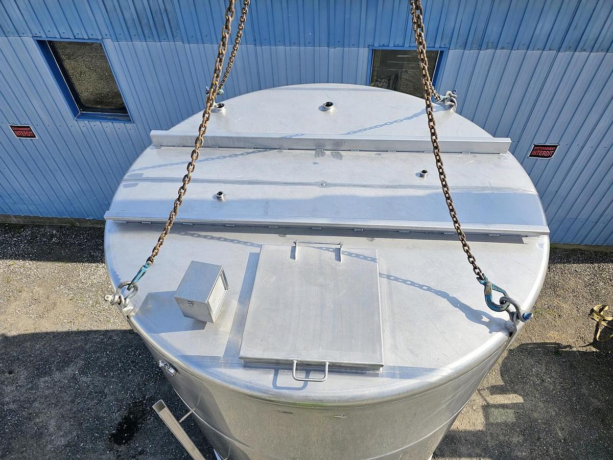 Used Used 5280 Gallon Jacketed Tank, 304 Stainless Steel