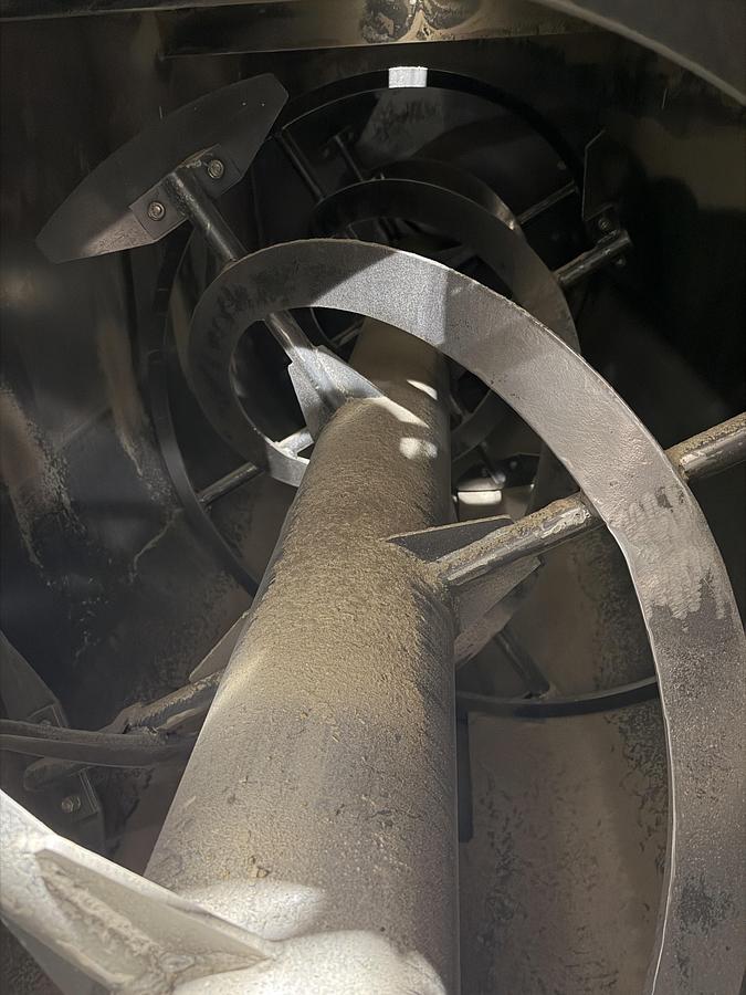 Used Used AFS Ribbon/Paddle Blender, 100 Cubic Feet, With Infeed & Outfeed Drag Conveyors