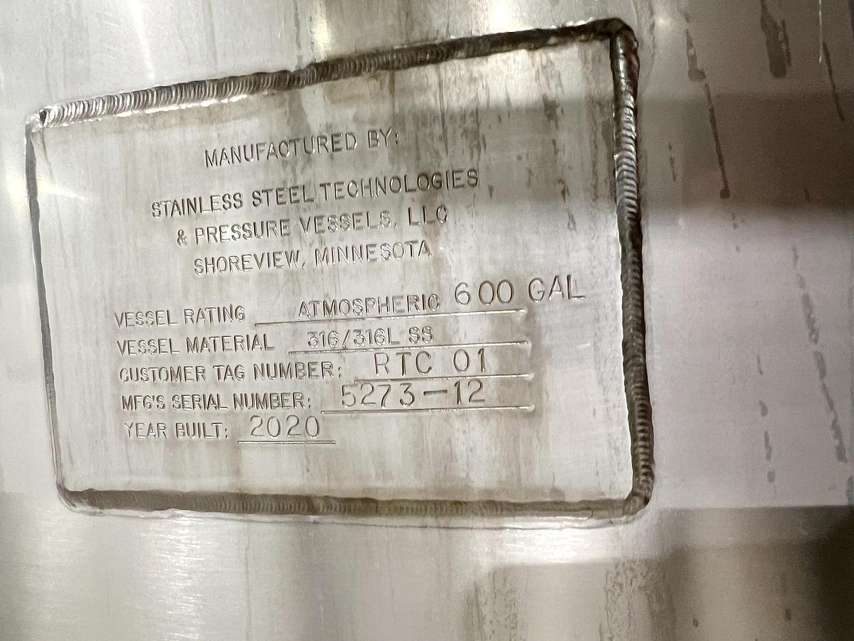 Used Used 600 Gallon Tank, 316L Stainless Steel, With Mixer & Pump