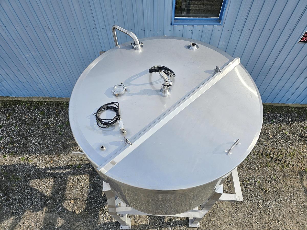 Used TCL Auction - Maple Leaf Foods - Ontario - Lot 26 - Tank