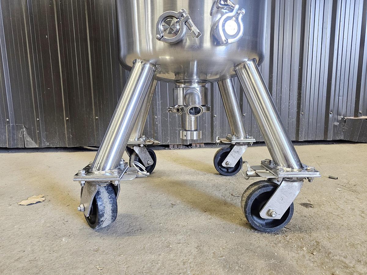 Used Heritage Global Auctions (Hagerstown MD) Lot 659 - Tank