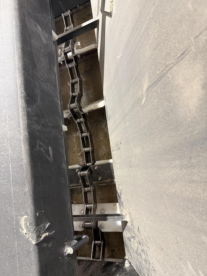 Used Used AFS Ribbon/Paddle Blender, 100 Cubic Feet, With Infeed & Outfeed Drag Conveyors