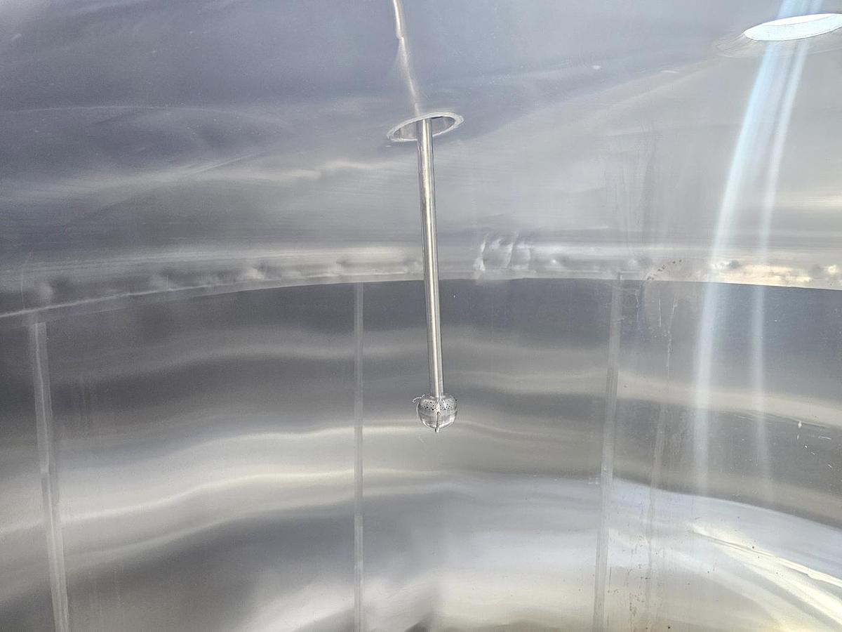 Used Used 5000 Gallon Tank, 304 Stainless Steel