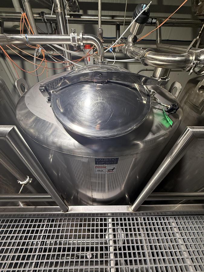 Used Used 1000 Gallon Tank, 316L Stainless Steel