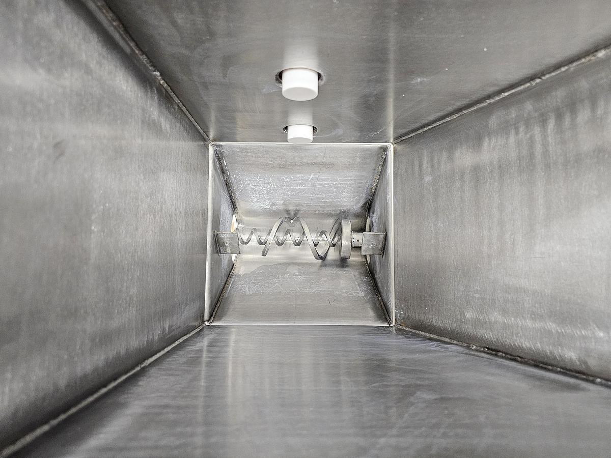 Used Metcalfe Auctions Mississauga - Lot 141 Vibra screw feeder