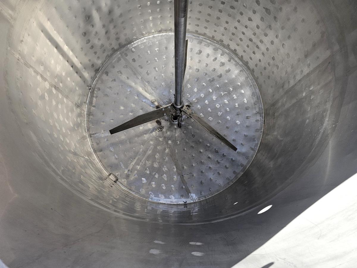 Used Used 1700 Gallon Jacketed Tank, 304 Stainless Steel, With Mixer