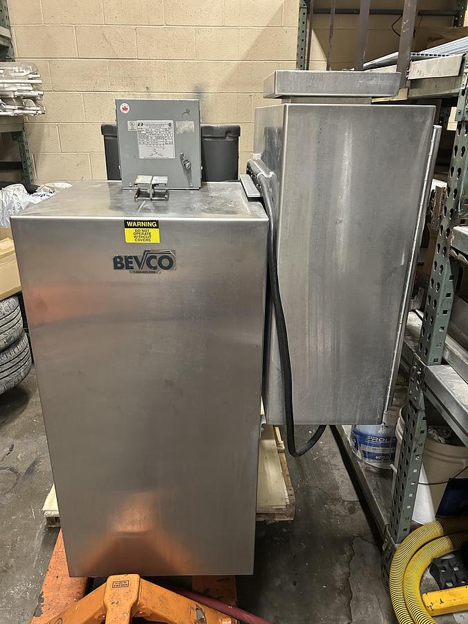 Used Used Scott Ribbon/Paddle Blender, 100 Cubic Feet, With Infeed & Outfeed Drag Conveyors