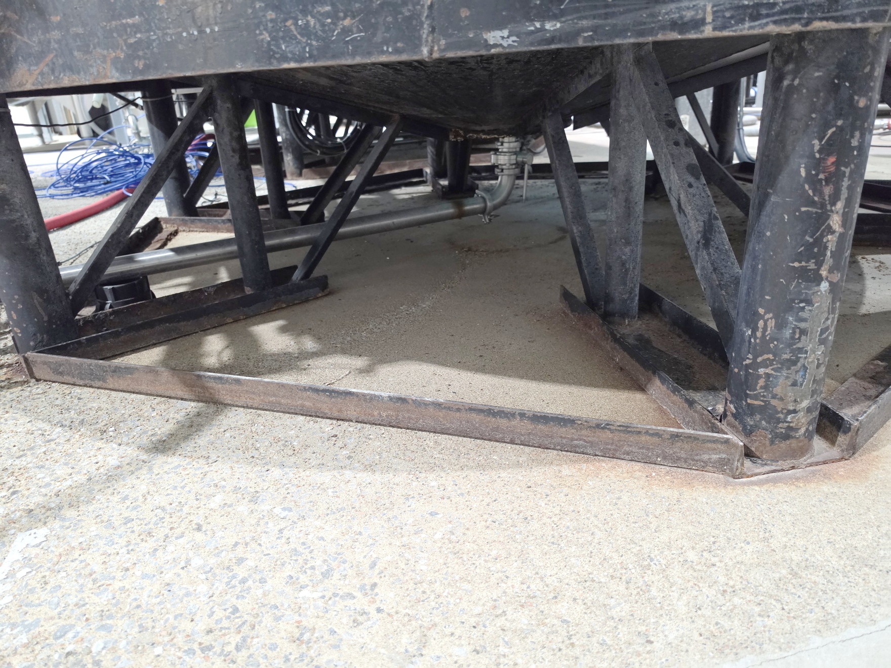 Used Used 6000 Gallon Tank, Reinforced Polypropylene