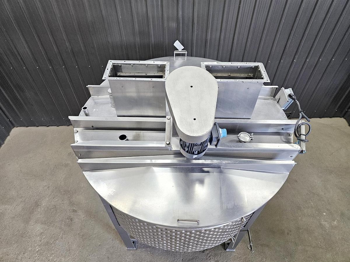 Used Used 630 Gallon Jacketed Tank, 304 Stainless Steel, With Mixer