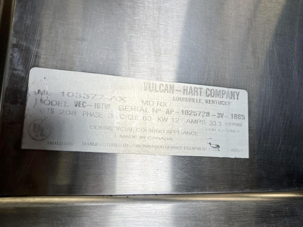 Used Used Vulcan 10 Gallon Tilting Kettle, Stainless Steel, Electrically Heated