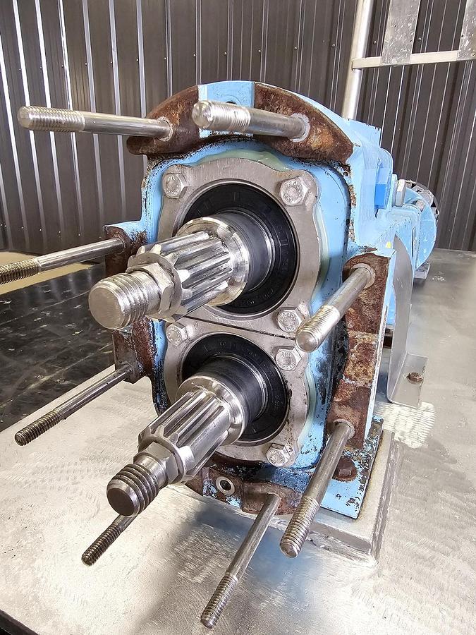 Used Used Waukesha Rotary Lobe Pump, Model 32, 1.5 HP