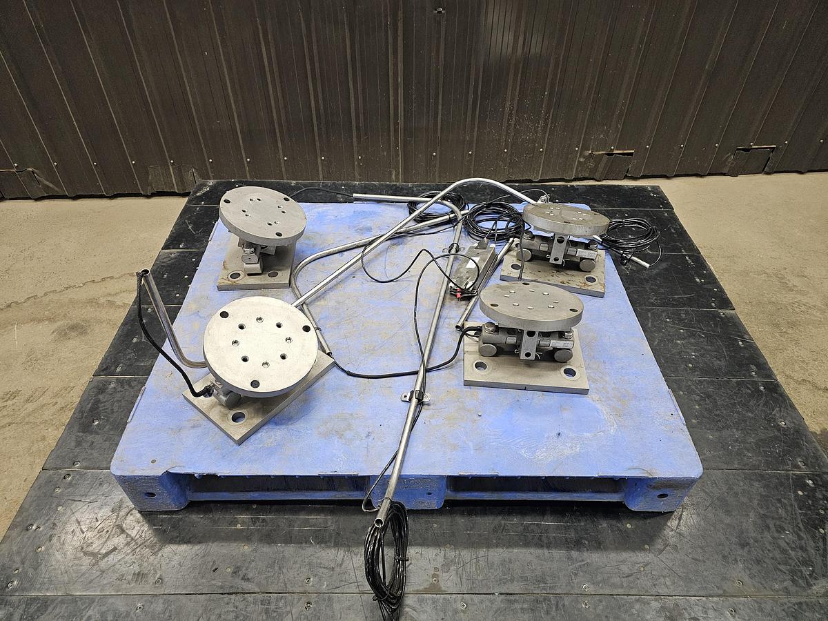 Used Used 2641 Gallon Insulated Tank, 304 Stainless Steel