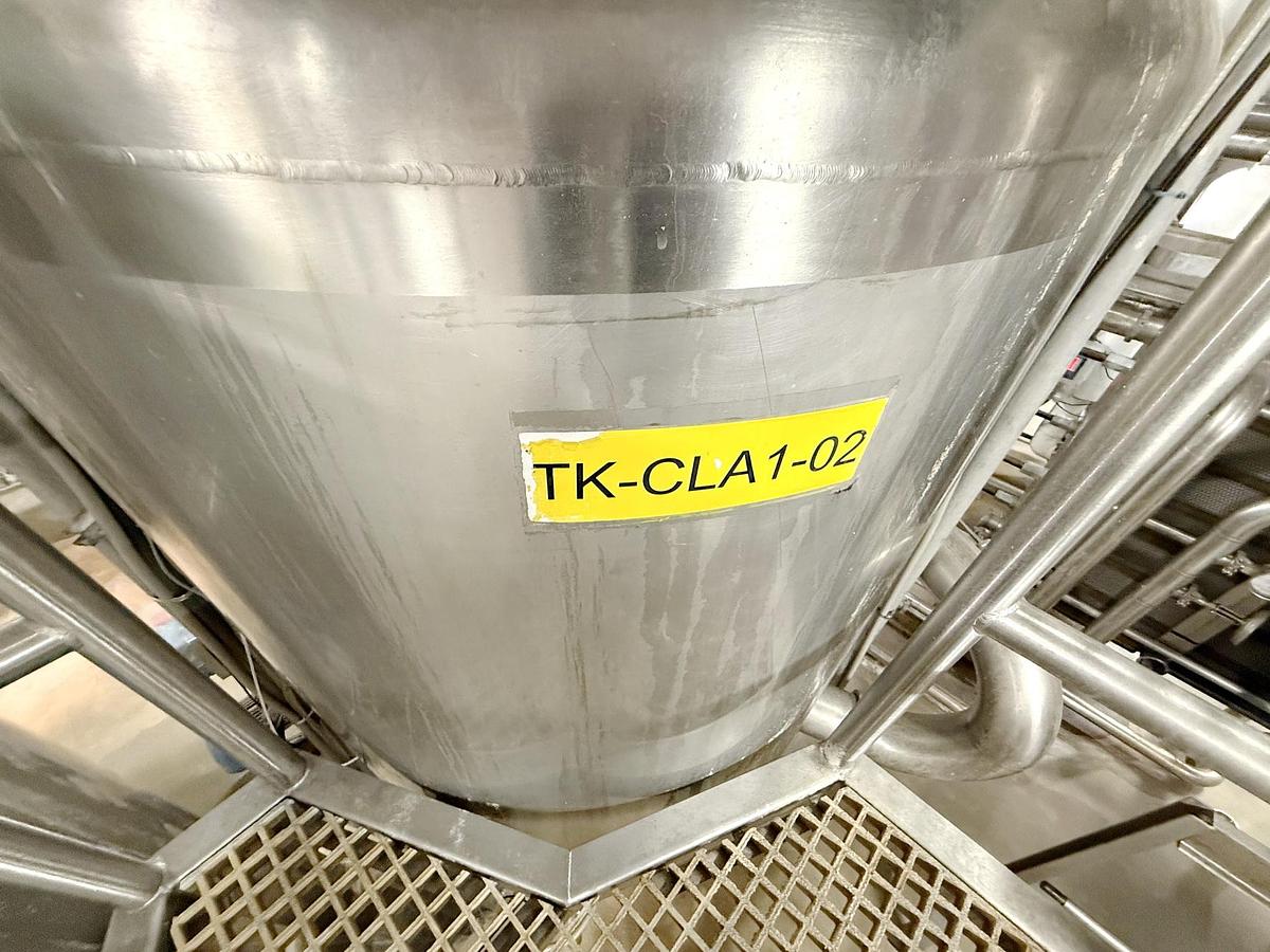 Used Used 600 Gallon Tank, 316L Stainless Steel, With Mixer