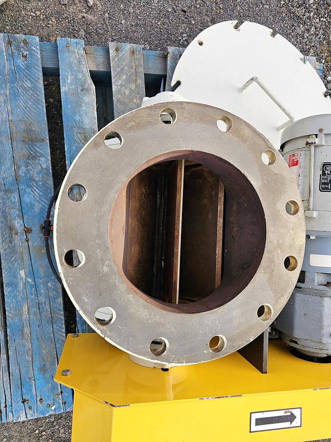 Used Hopper with screw valve