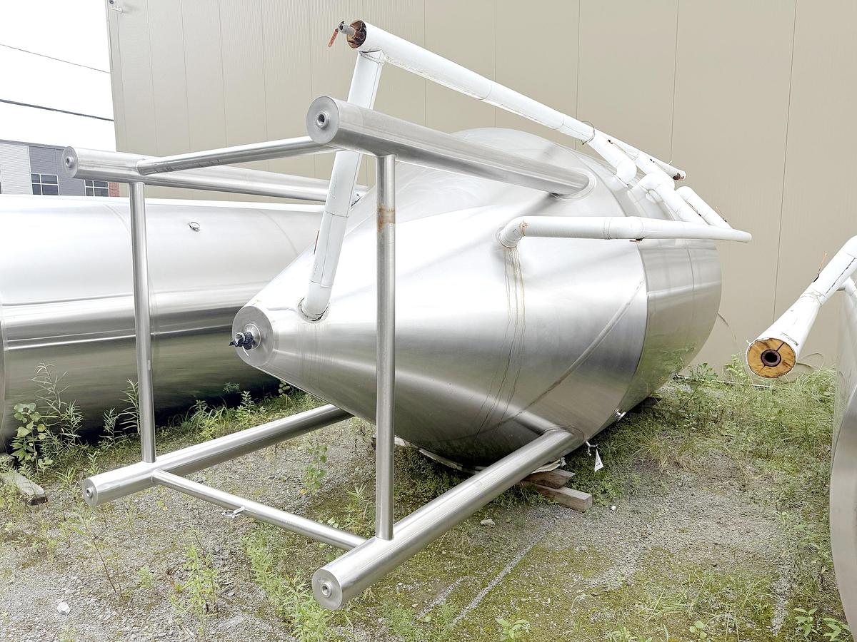 Used Used 2480 Gallon Jacketed Tank, 304 Stainless Steel