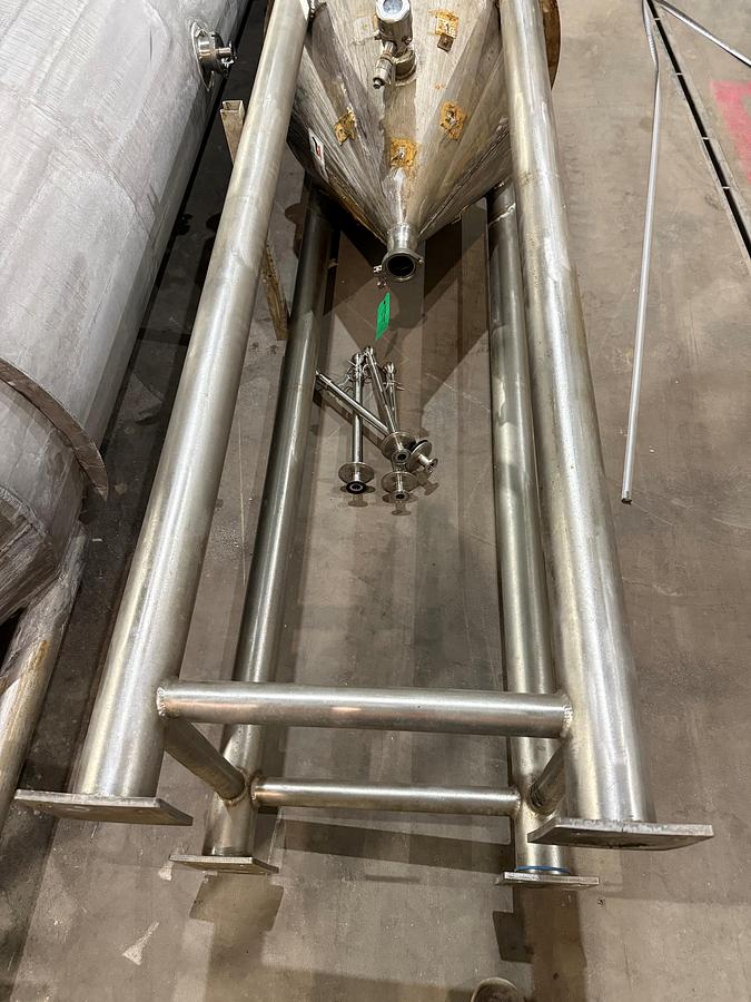 Used Used 800 Gallon Tank, Stainless Steel