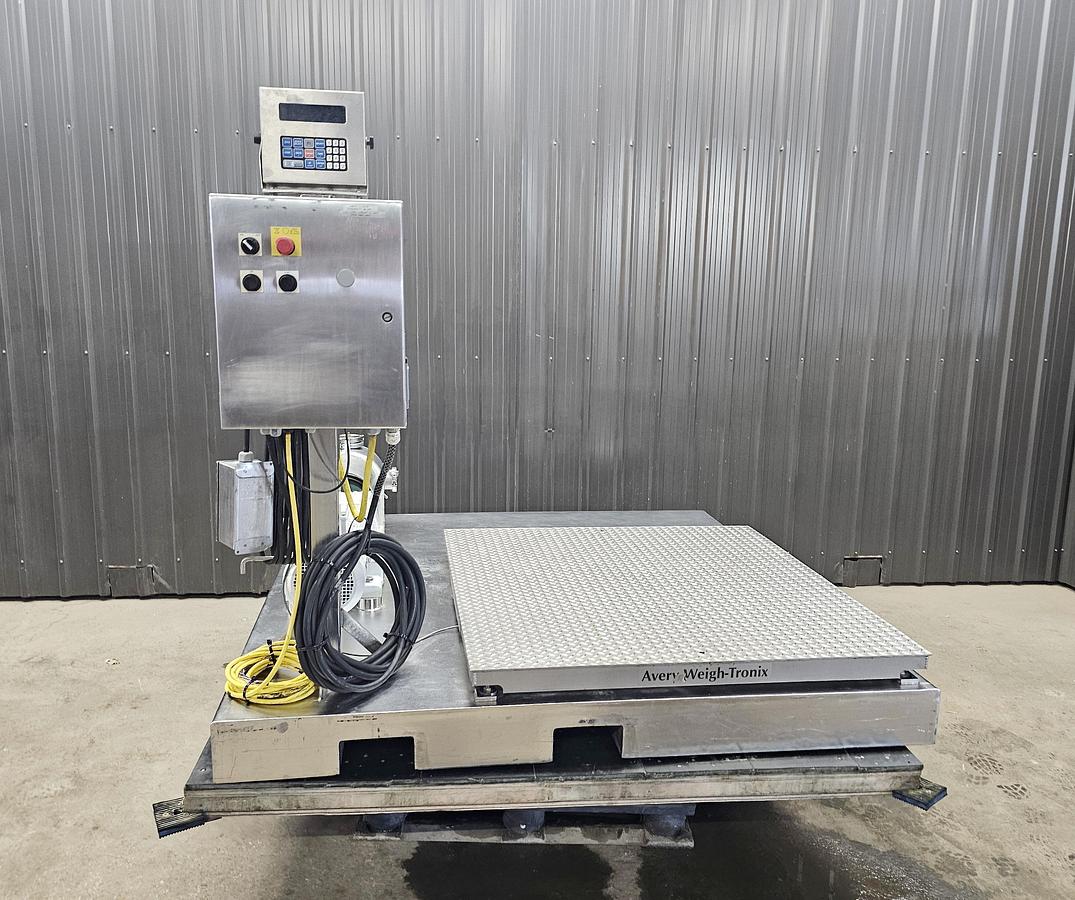 Used Used Sine Lobe Pump, Model 135, with Scale