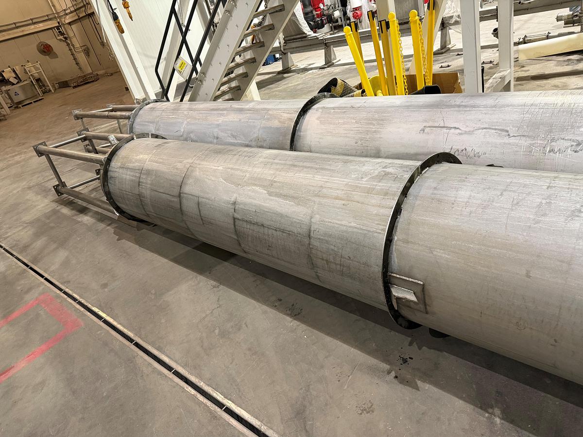 Used Used 800 Gallon Tank, Stainless Steel