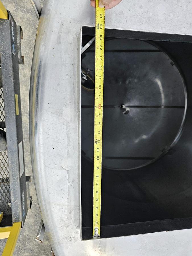Used Used 5280 Gallon Tank, 304 Stainless Steel