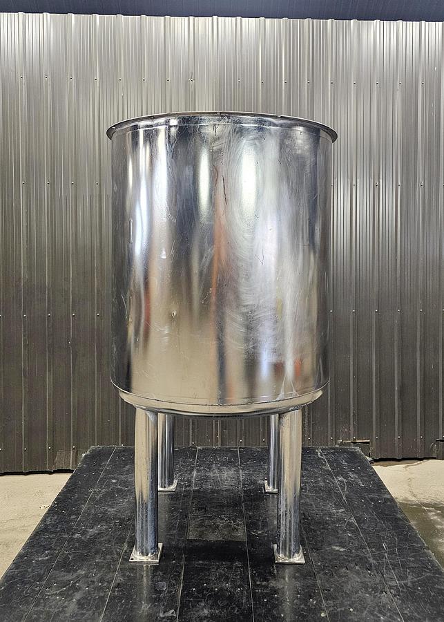 Used Used 275 Gallon Tank, 304 Stainless Steel