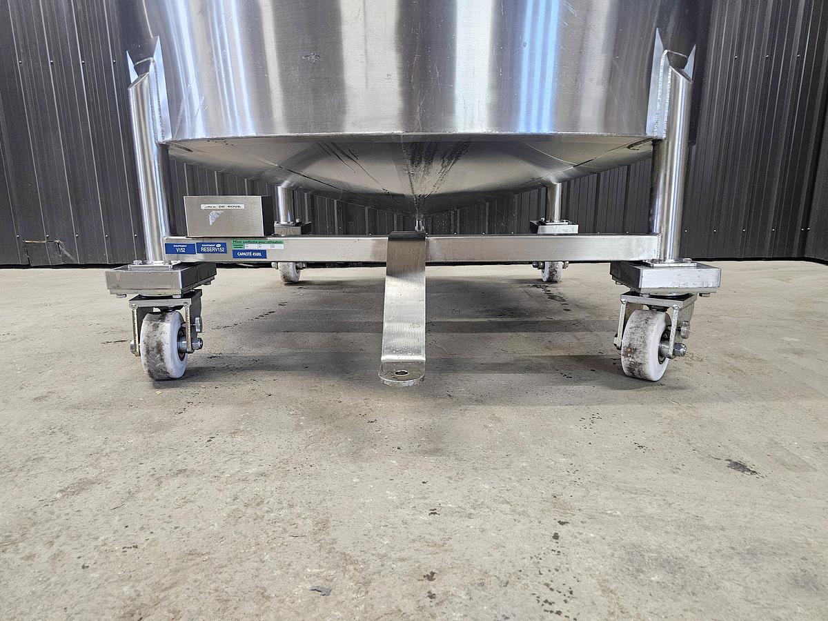 Used Used 1100 Gallon, Stainless Steel Tank