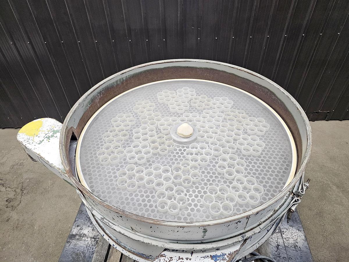 Used Levy Recovery Group Michigan - lot 120 - sweco screen 48''