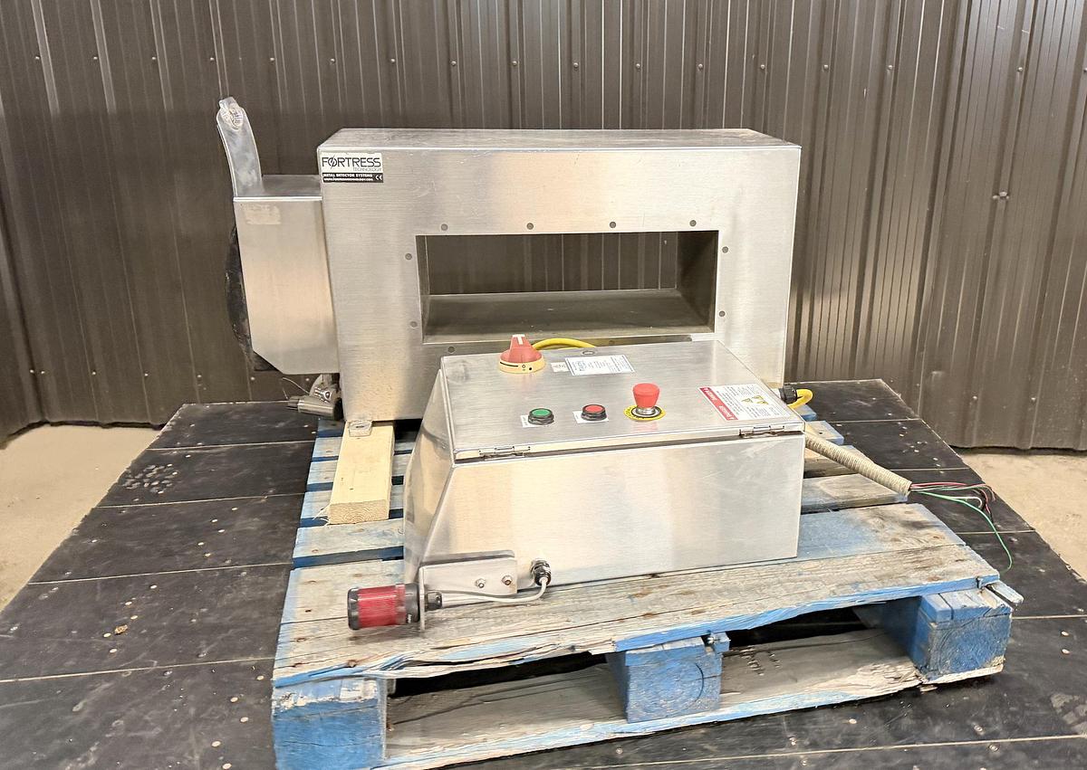 Used Used Fortress Stealth Metal Detector