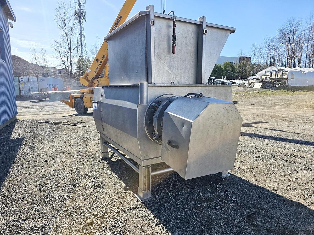 Used Used Super Titan Grinder, 100 HP
