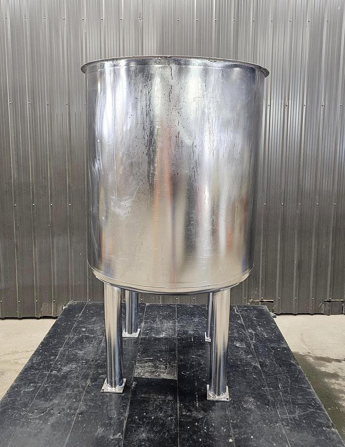 Used Used 275 Gallon Tanks, 304 Stainless Steel