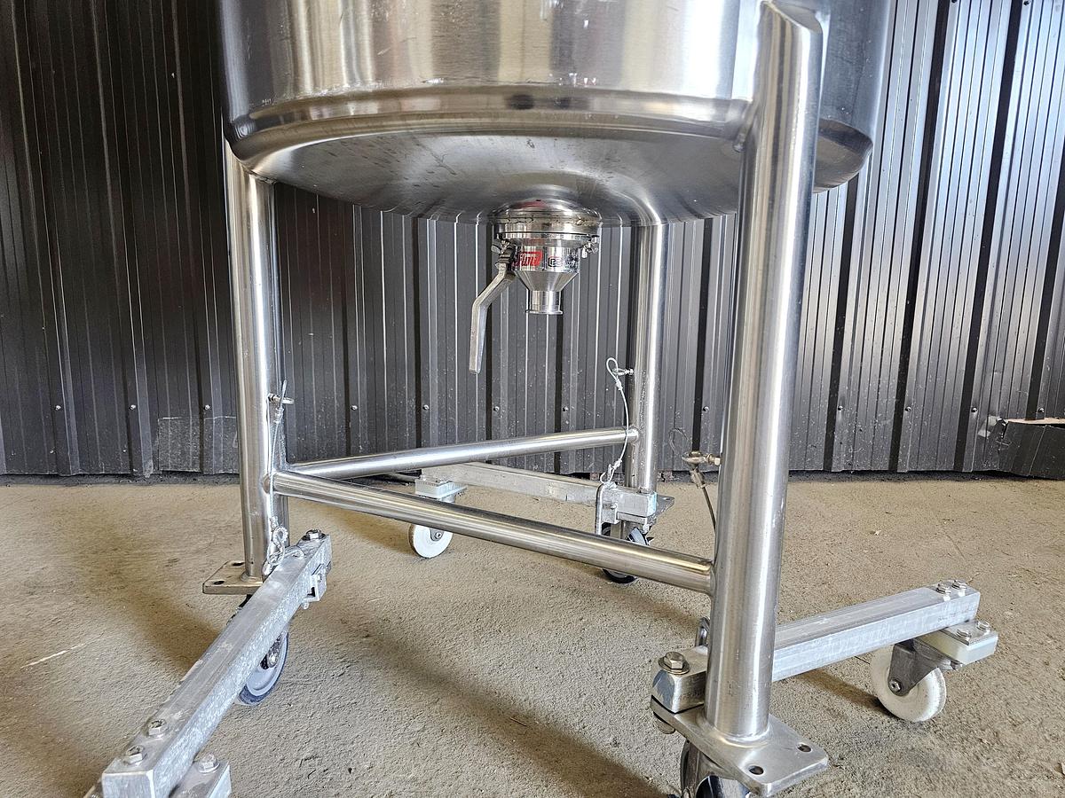 Used Heritage Global Auctions (Hagerstown MD) Lot 637 - Tank