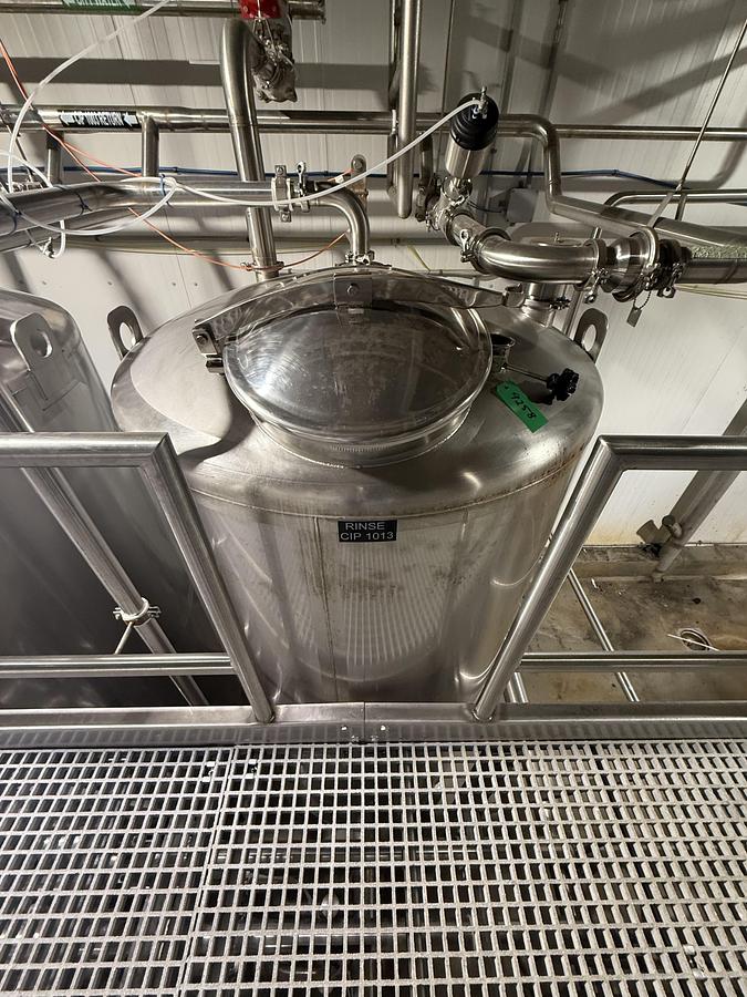 Used Used 1000 Gallon Tank, 316L Stainless Steel