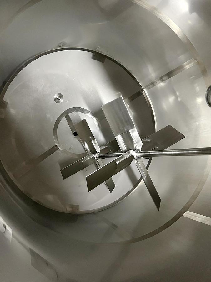 Used Used 3000 Gallon Tank, Stainless Steel, With Mixer