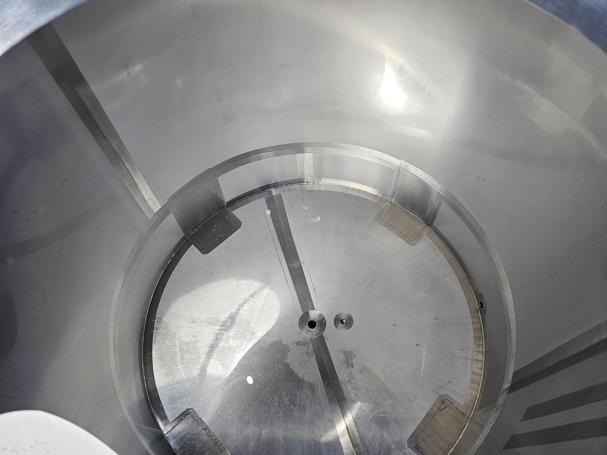 Used Used ADI Laval 1100 Gallon Tank, 304 Stainless Steel