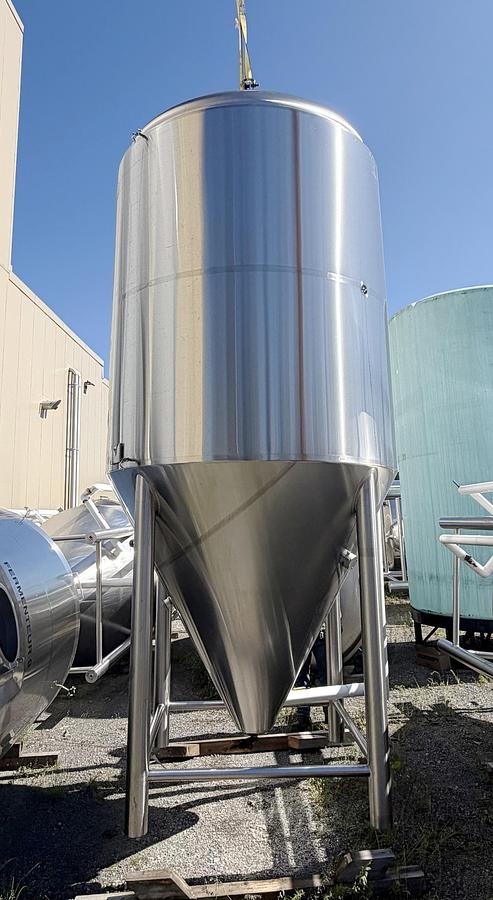 Used Used 2480 Gallon Jacketed Tank, 304 Stainless Steel