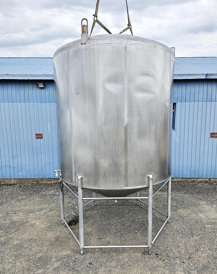 Used Used 6000 Gallon Tank, Stainless Steel