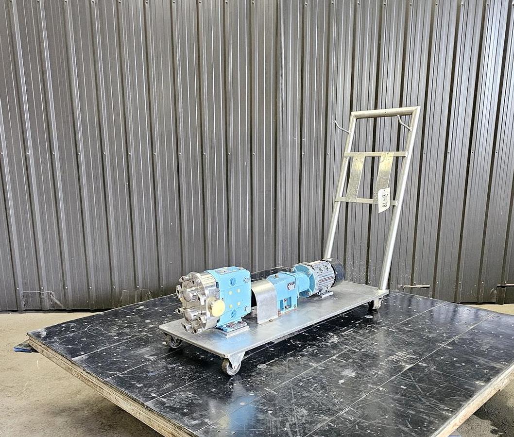 Used Used Waukesha Rotary Lobe Pump, Model 32, 1.5 HP