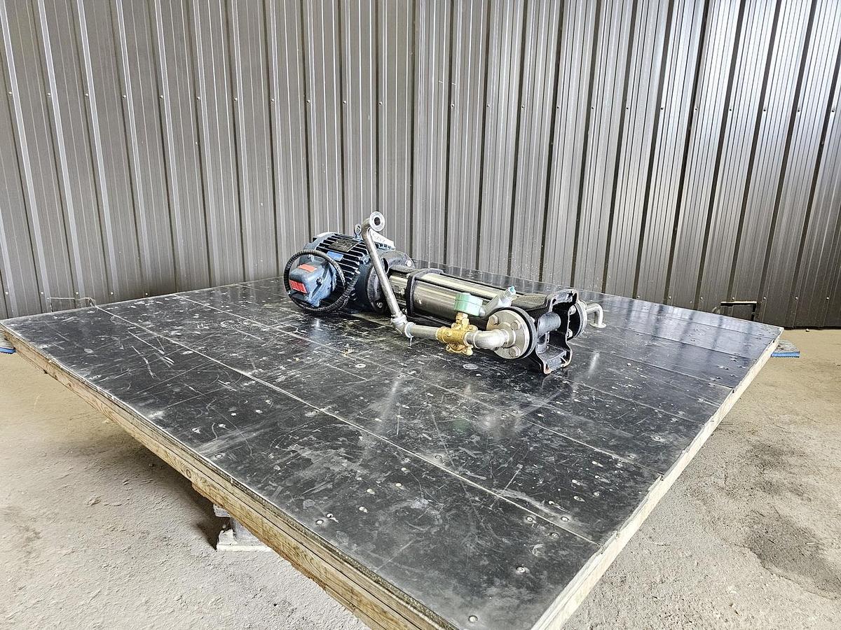 Used West Auction California - Lot DA-1114 Vertical Booster Pump