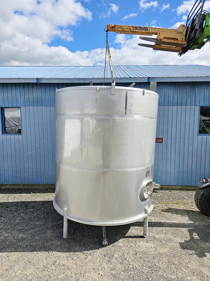Used Used 5280 Gallon Tank, 304 Stainless Steel