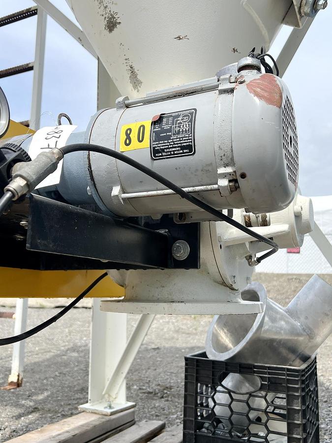 Used Used Semco Dust Collector, Pulse Air, with Rotary Valve