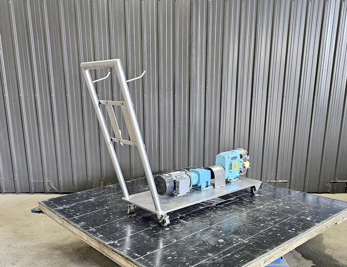 Used Used Waukesha Rotary Lobe Pump, Model 32, 1.5 HP
